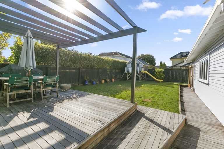 Photo of property in 17 Burnside Street, Waterloo, Lower Hutt, 5011