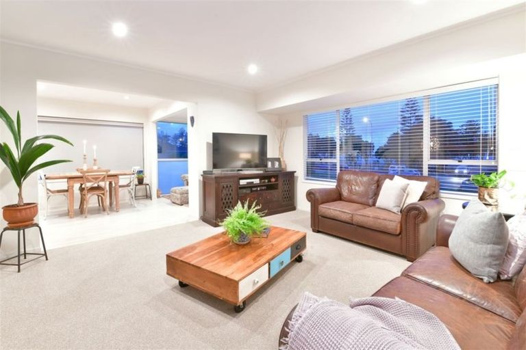 Photo of property in 3/252 Hibiscus Coast Highway, Orewa, 0931