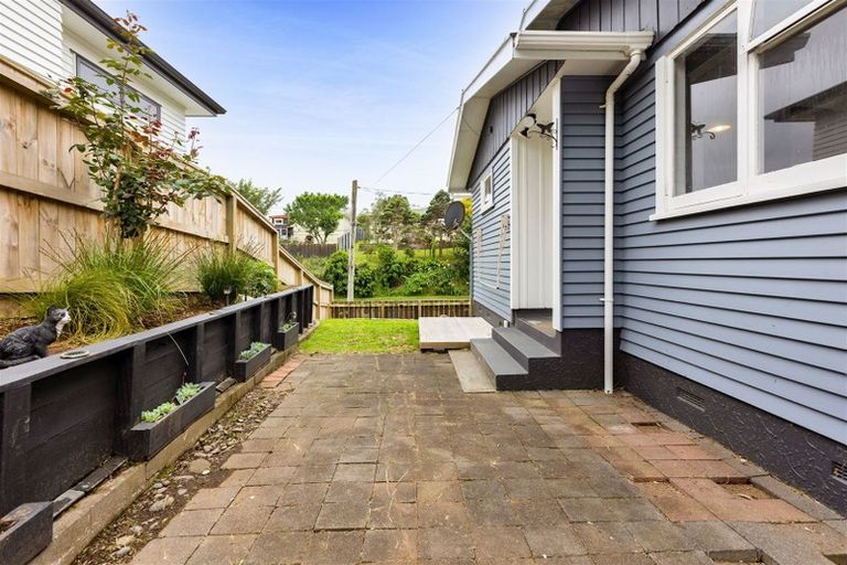 Photo of property in 14 Whakawhiti Street, Marfell, New Plymouth, 4310