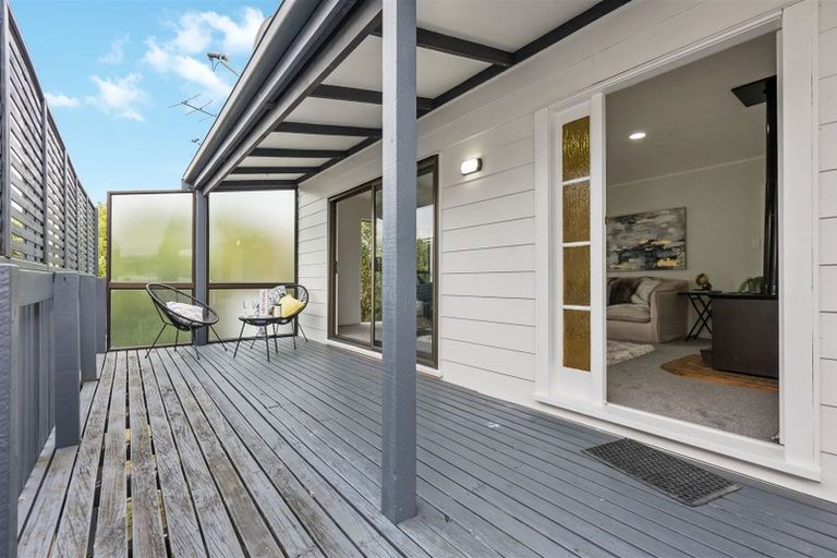 Photo of property in 70 Hutchinsons Road, Bucklands Beach, Auckland, 2014