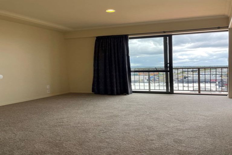 Photo of property in The Rennaissance, 7e/18 Ronwood Avenue, Manukau, Auckland, 2104