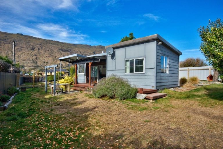 Photo of property in 51 Oxford Street, Kingston, Athol, 9793