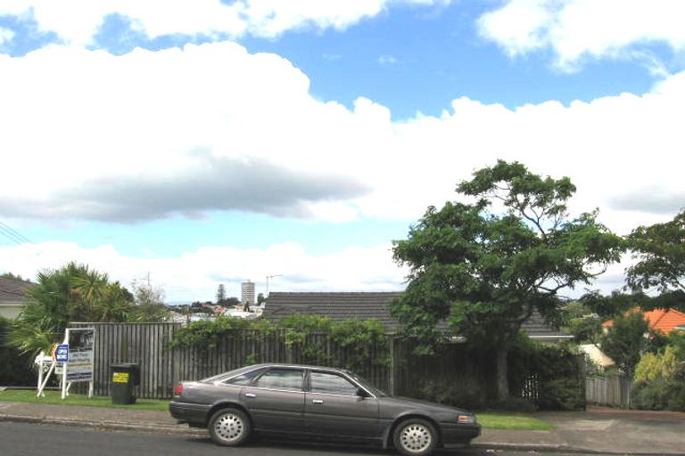 Photo of property in 5a Rangitoto Terrace, Milford, Auckland, 0620