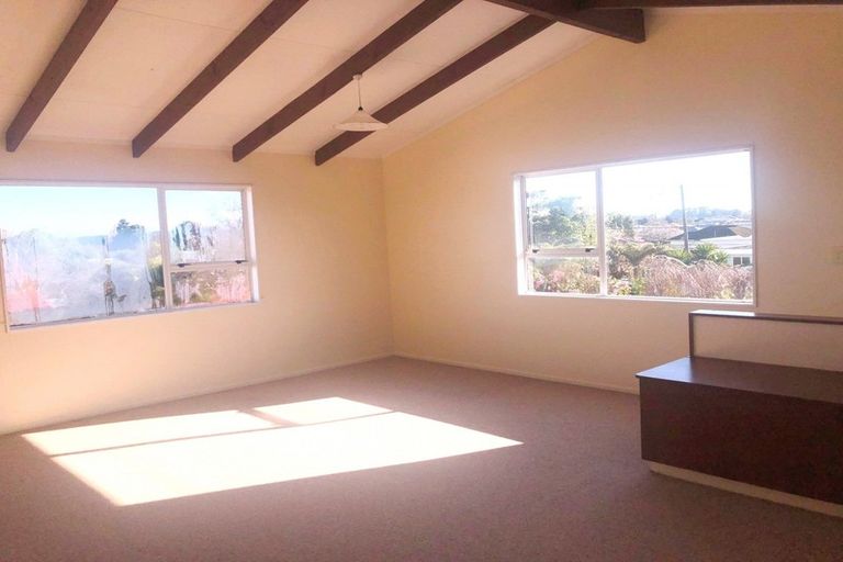 Photo of property in 10 William Street, Levin, 5510