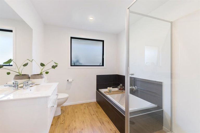 Photo of property in 17 Sandford Terrace, Lower Shotover, Queenstown, 9304