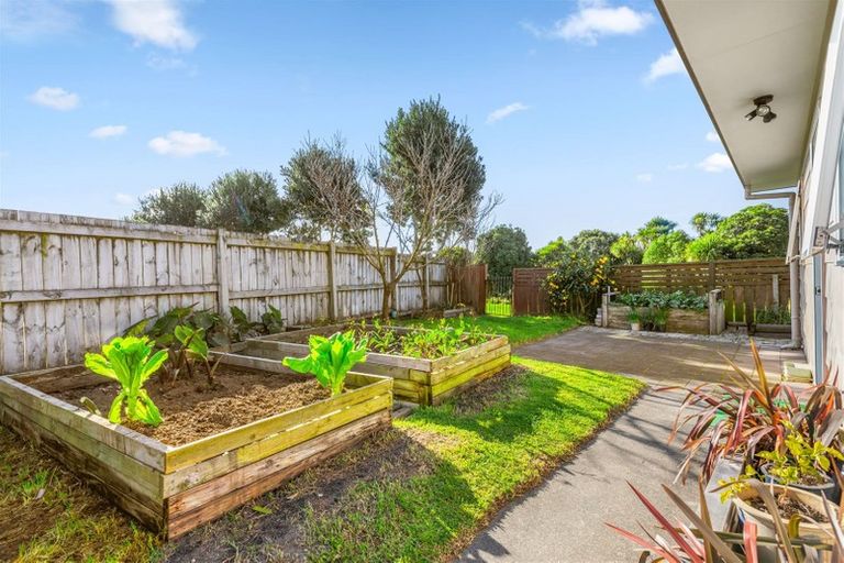 Photo of property in 17d Belray Place, Papamoa Beach, Papamoa, 3118