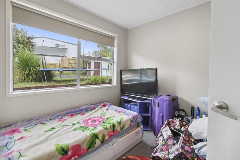 Photo of property in 34 Flaxdale Street, Birkdale, Auckland, 0626