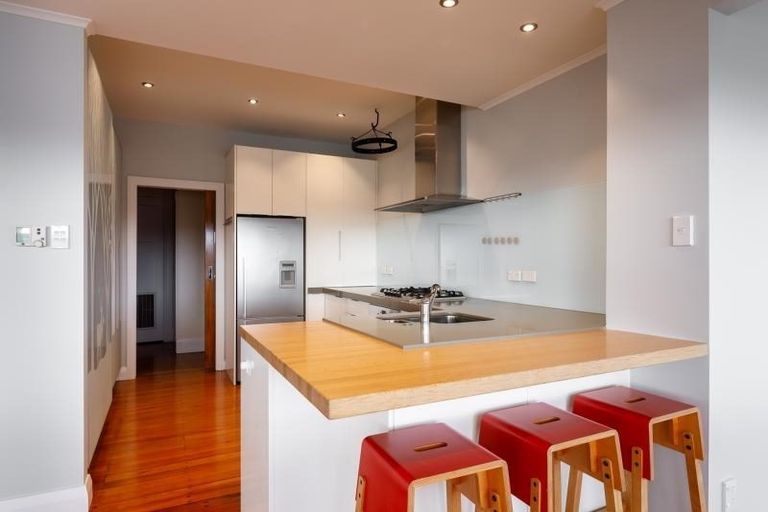 Photo of property in 35 Palliser Road, Roseneath, Wellington, 6011