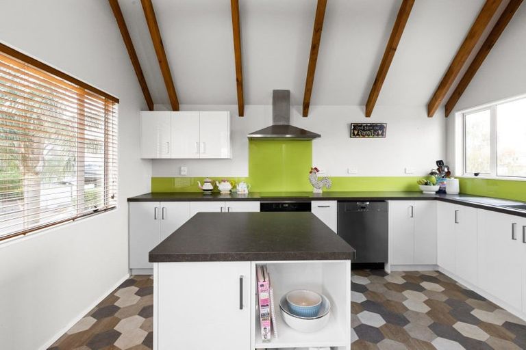 Photo of property in 121 Thompson Road, Bluff Hill, Napier, 4110