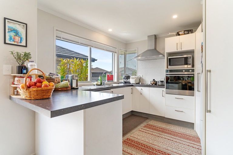 Photo of property in 39 Leet Crescent, Papamoa Beach, Papamoa, 3118