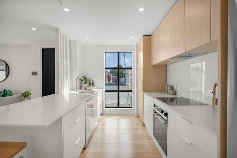 Photo of property in 1/200 Knights Road, Hutt Central, Lower Hutt, 5011