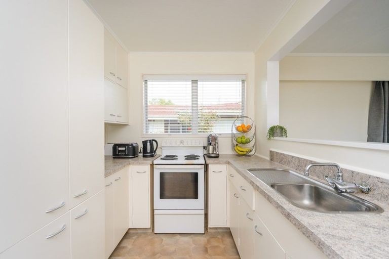 Photo of property in 11 Raglan Avenue, Cloverlea, Palmerston North, 4412