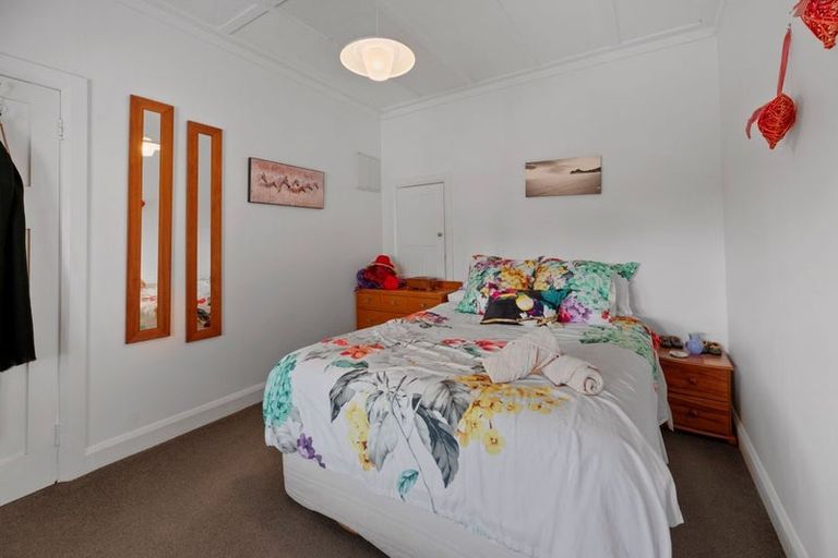 Photo of property in 6 Avondale Road, Taradale, Napier, 4112