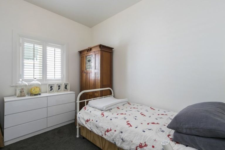 Photo of property in 36 Oroua Street, Eastbourne, Lower Hutt, 5013