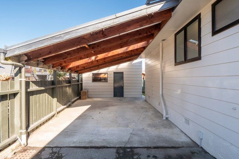 Photo of property in 42 Adamson Drive, Arrowtown, 9302