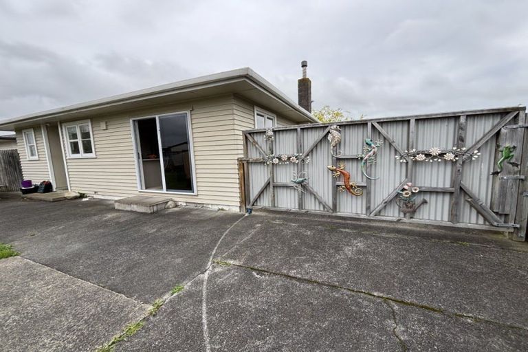 Photo of property in 8 Stephens Crescent, Highbury, Palmerston North, 4412