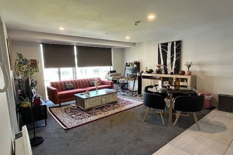 Photo of property in Pinnacle Apartments, E802/160 Victoria Street, Te Aro, Wellington, 6011