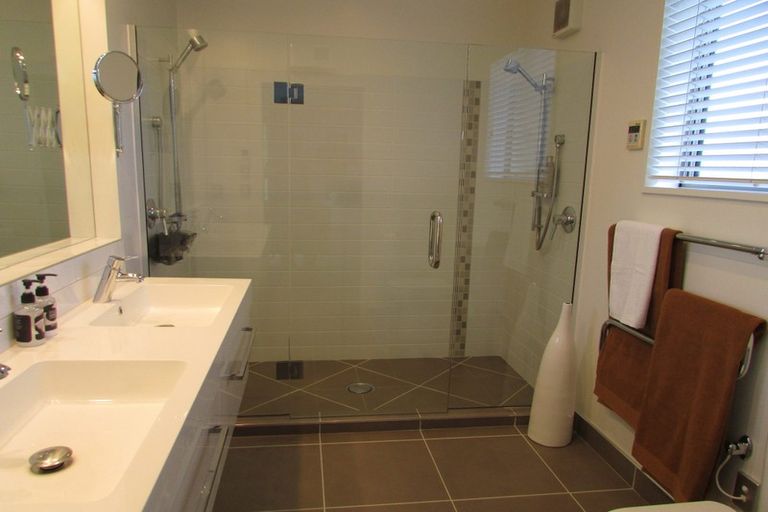 Photo of property in 32 Birkdale Drive, Shirley, Christchurch, 8061