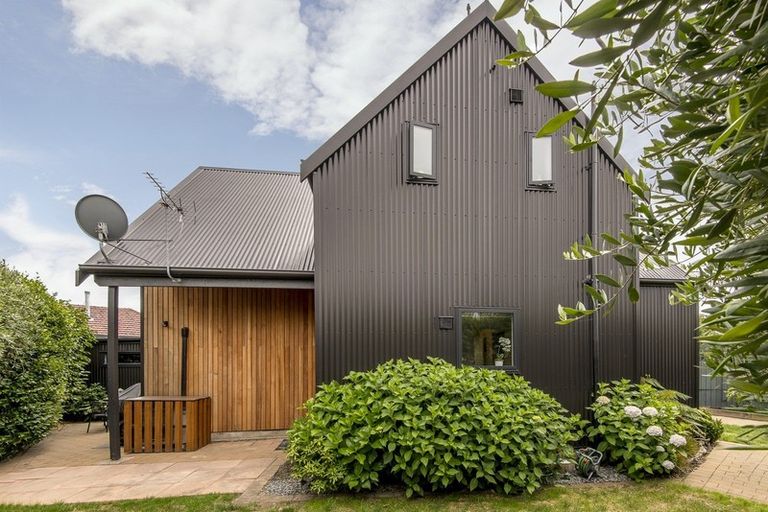 Photo of property in 3/48 Mcfaddens Road, St Albans, Christchurch, 8052