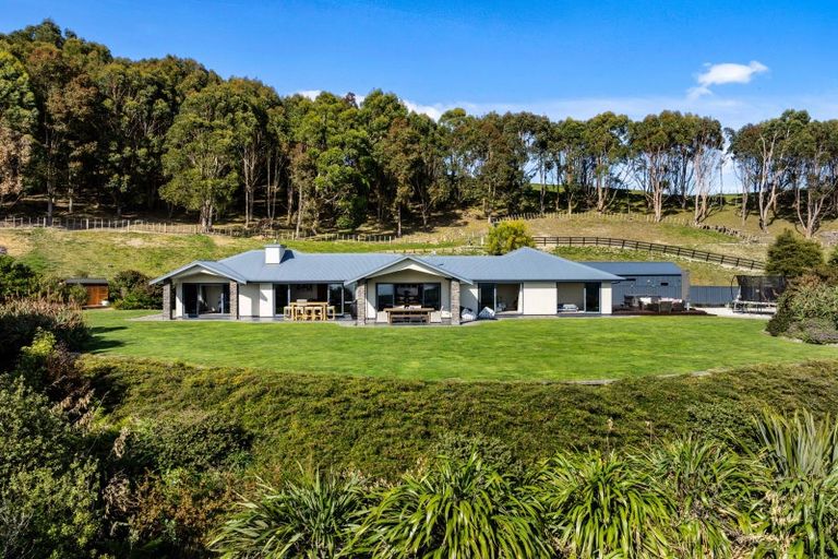 Photo of property in 64 Waipuka Road, Waimarama, Havelock North, 4294