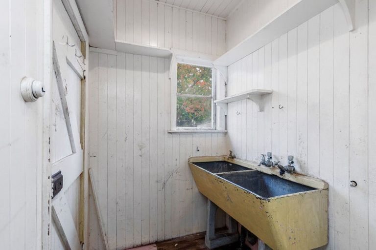 Photo of property in 16 Purser Grove, Fairfield, Lower Hutt, 5011