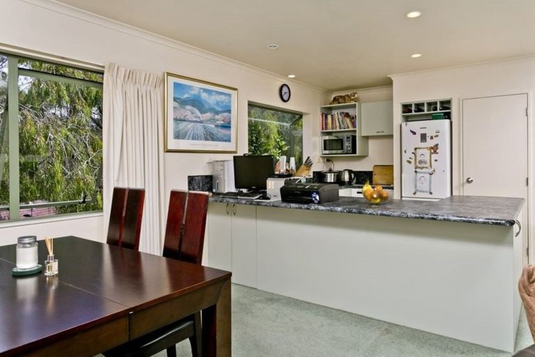 Photo of property in 1/65 Girrahween Drive, Totara Vale, Auckland, 0629