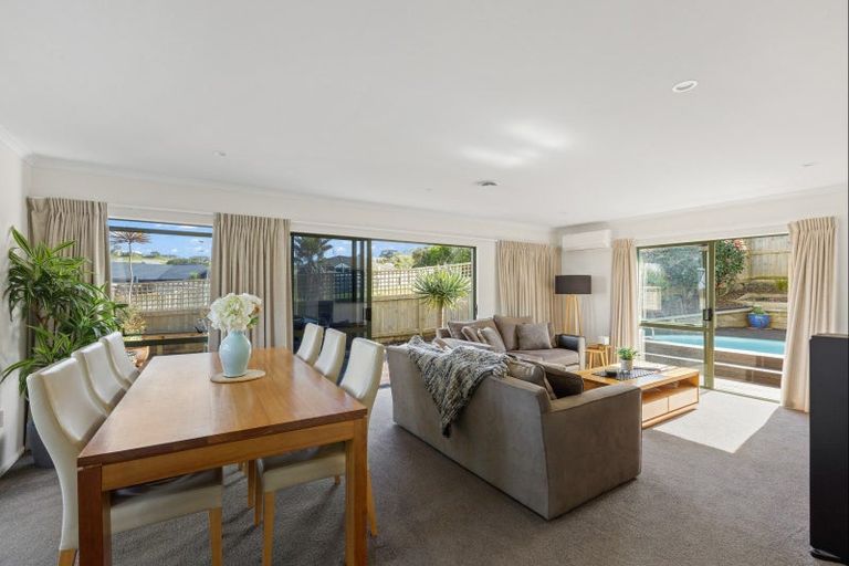 Photo of property in 26 Waldorf Crescent, Orewa, 0931