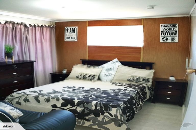 Photo of property in 363 Roscommon Road, Clendon Park, Auckland, 2103