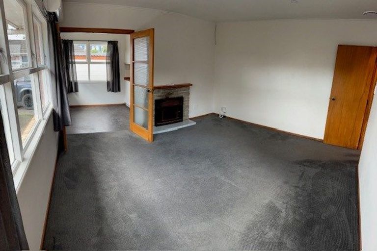 Photo of property in 3/20 Ocean View Road, Northcote, Auckland, 0627