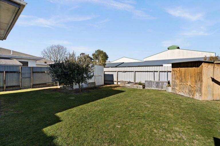 Photo of property in 210 Mcleod Street, Camberley, Hastings, 4120