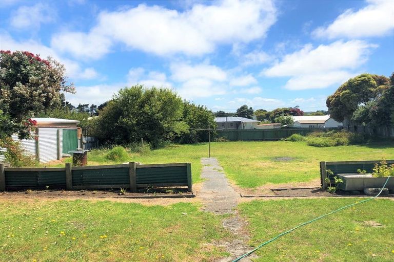 Photo of property in 11a Kowhai Street, Castlecliff, Whanganui, 4501
