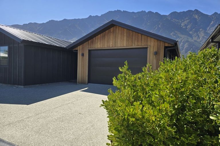 Photo of property in 3 Bale Road, Jacks Point, 9371