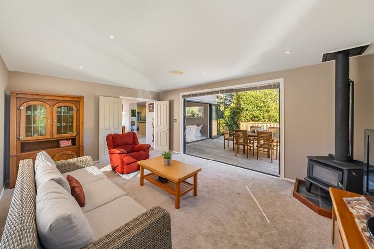 Photo of property in 67 Mount Marua Way, Timberlea, Upper Hutt, 5018
