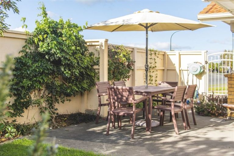 Photo of property in 292 Gravatt Road, Papamoa Beach, Papamoa, 3118