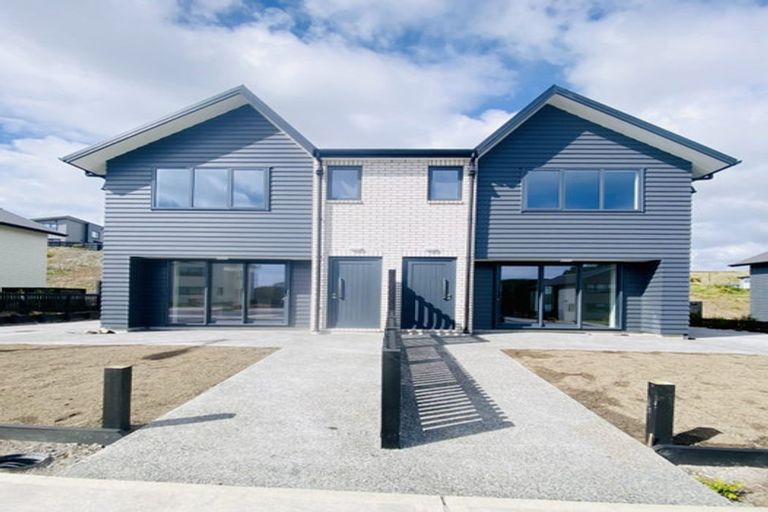 Photo of property in 35 Turtleback Avenue, Whitby, 5024