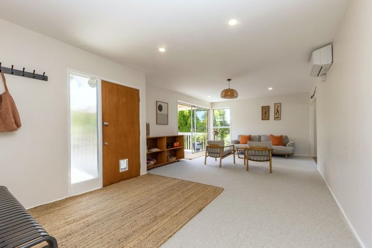 Photo of property in 1 Wirihana Road, Titirangi, Auckland, 0602