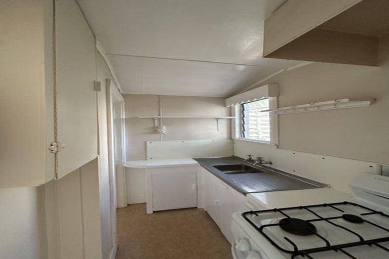 Photo of property in 8 Rixon Grove, Mount Victoria, Wellington, 6011