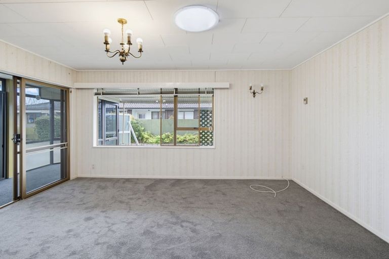 Photo of property in 2/508 Saint Aubyn, Hastings, 4122
