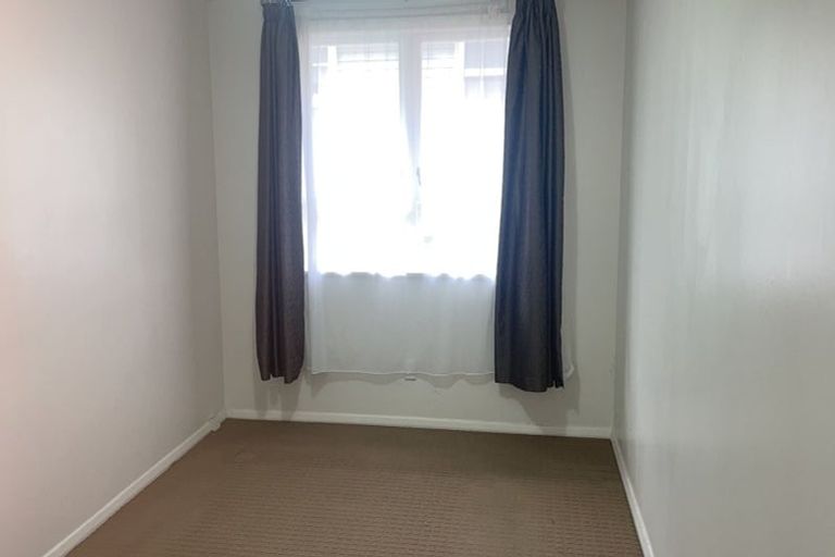 Photo of property in 11a Bamboo Grove, Kelston, Auckland, 0602