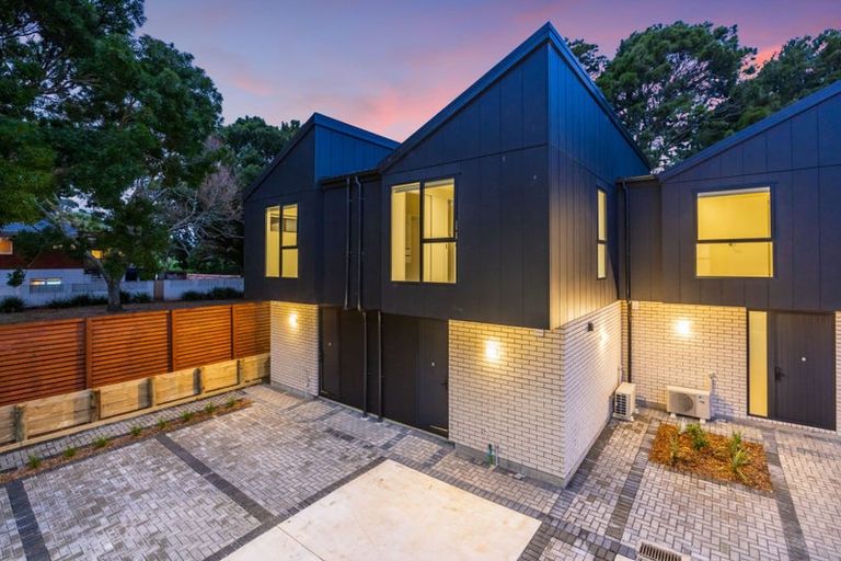 Photo of property in 38a Cascades Road, Pakuranga Heights, Auckland, 2010