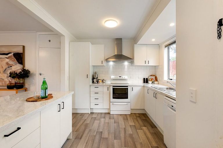 Photo of property in 6 Duncan Street, Tawa, Wellington, 5028