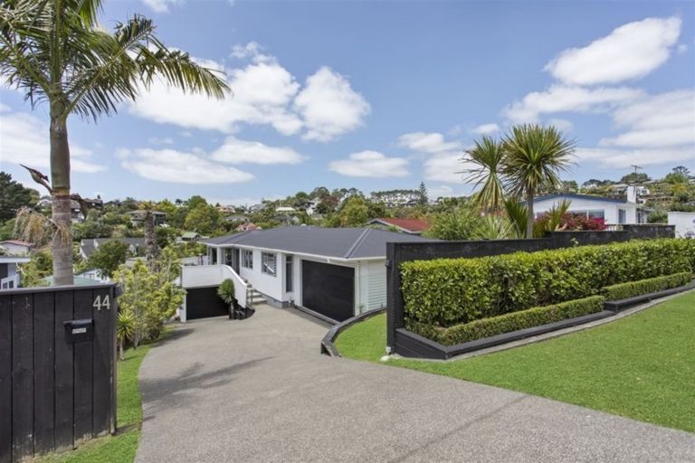 Photo of property in 44 Matipo Road, Mairangi Bay, Auckland, 0630