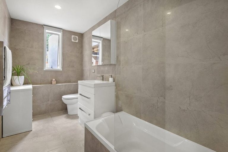 Photo of property in 22 Gails Drive, Okura, Albany, 0792