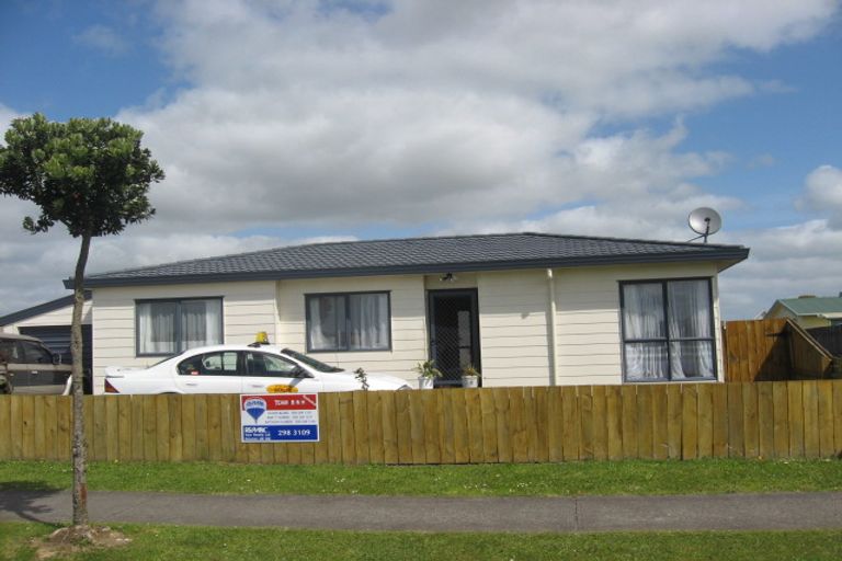 Photo of property in 77 Templeton Place, Clendon Park, Auckland, 2103