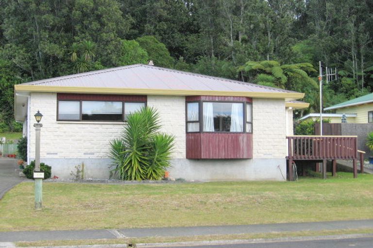 Photo of property in 119 Park Avenue, Whangamata, 3620