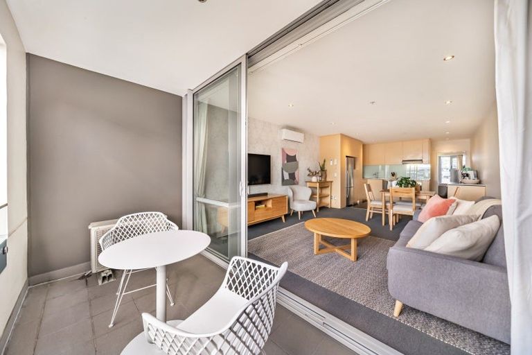 Photo of property in Sanctum Apartment, 10 Ebor Street, Te Aro, Wellington, 6011