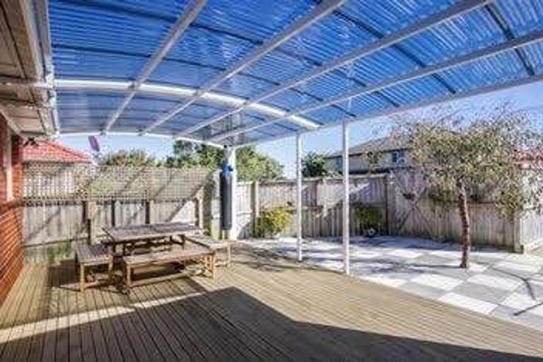 Photo of property in 25 Bolton Street, Blockhouse Bay, Auckland, 0600