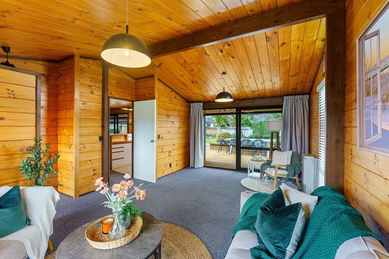 Photo of property in 21 Awanui Drive, Waikanae, 5036