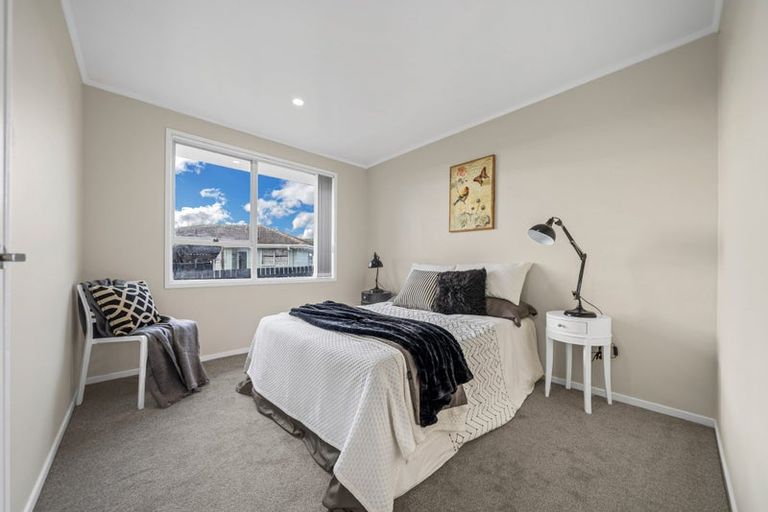 Photo of property in 11 Dorendia Place, Clendon Park, Auckland, 2103