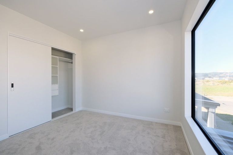 Photo of property in 4 Waimarie Drive, Karaka, 2578